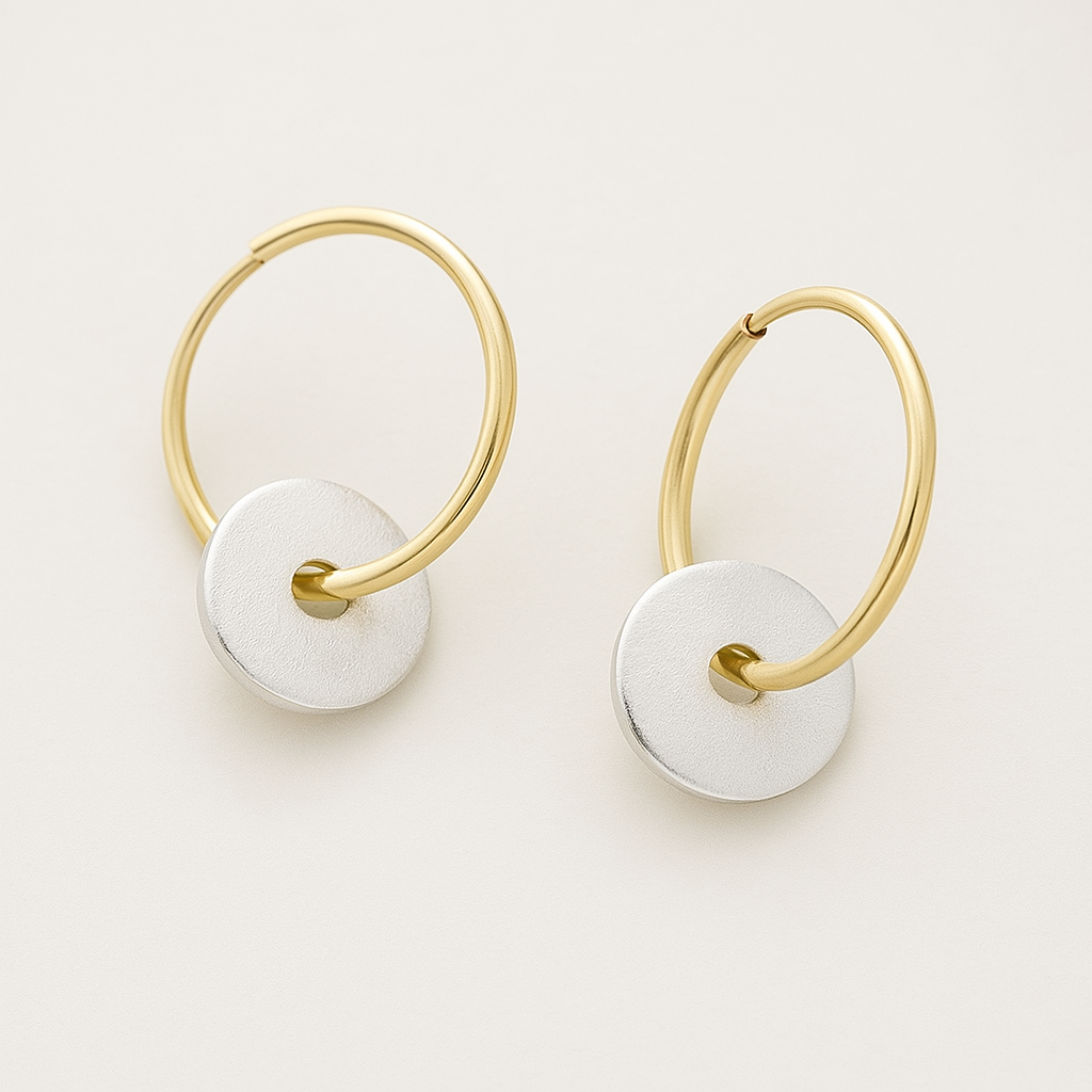 Seyna – Elegante Ohrringe mit goldenen und silbernen Ringen
