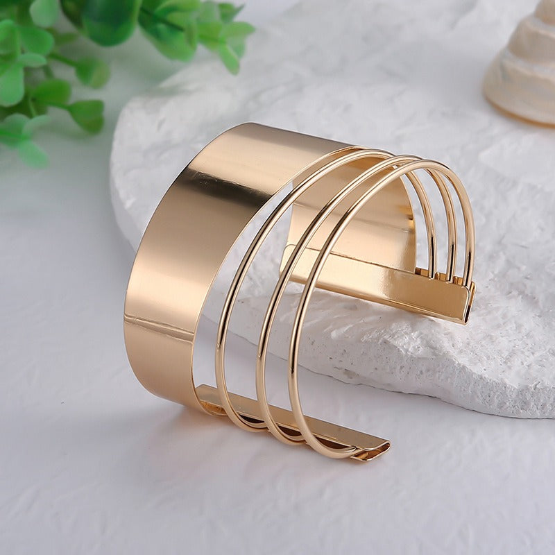 Yuki – Vintage-Armband in Gold im klassischen Stil