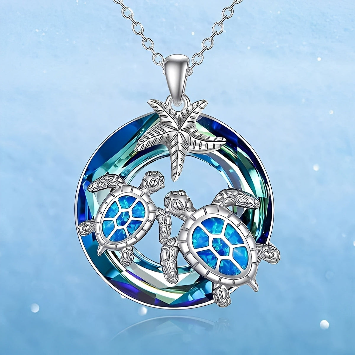 Nolwen – Halskette mit Schildkröte, Palme und Opal-Kreis