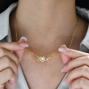 Love Spelled - Kette mit Anhänger der Liebe