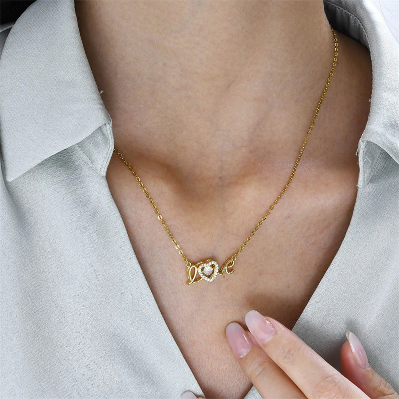 Love Spelled - Kette mit Anhänger der Liebe