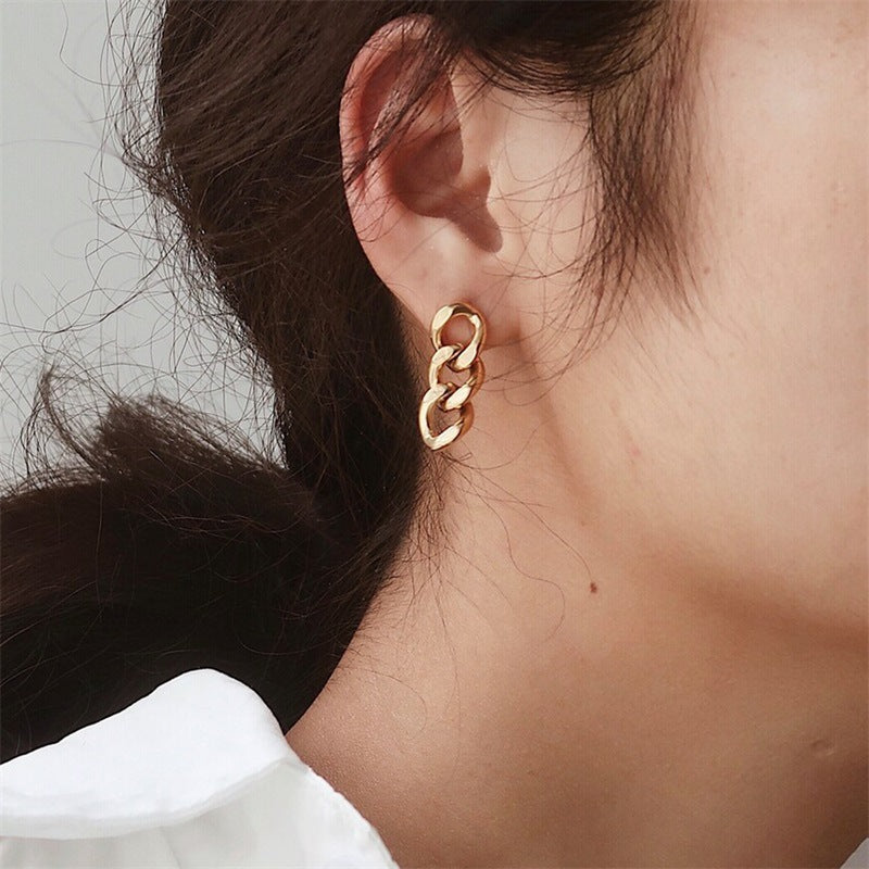 Lee – Kettenohrringe in Gold