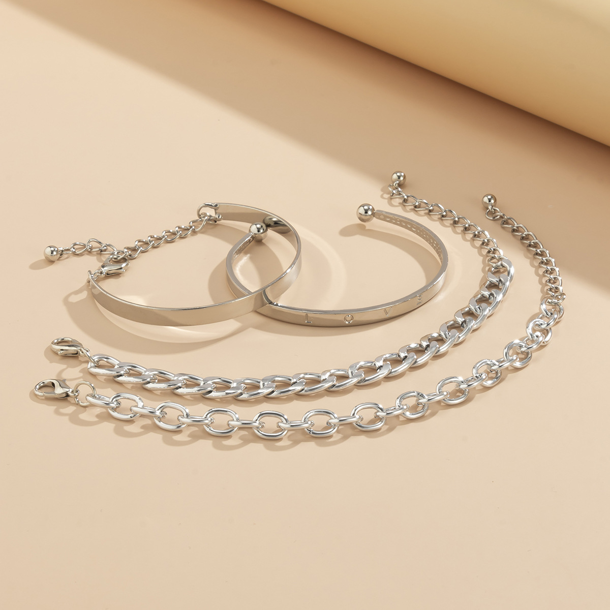 4-Ketten-Armband - Set mit anpassbaren Armbändern