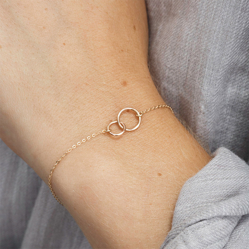 Verflochtenes Ringarmband - Verflochtene Ringe