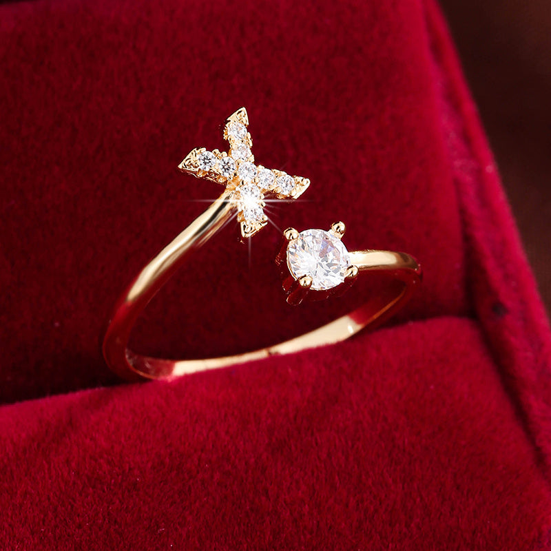 Nova – Eleganter offener Ring mit Initiale