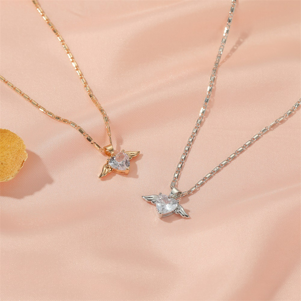 Kette der Liebe - Halskette mit Herz und Flügeln