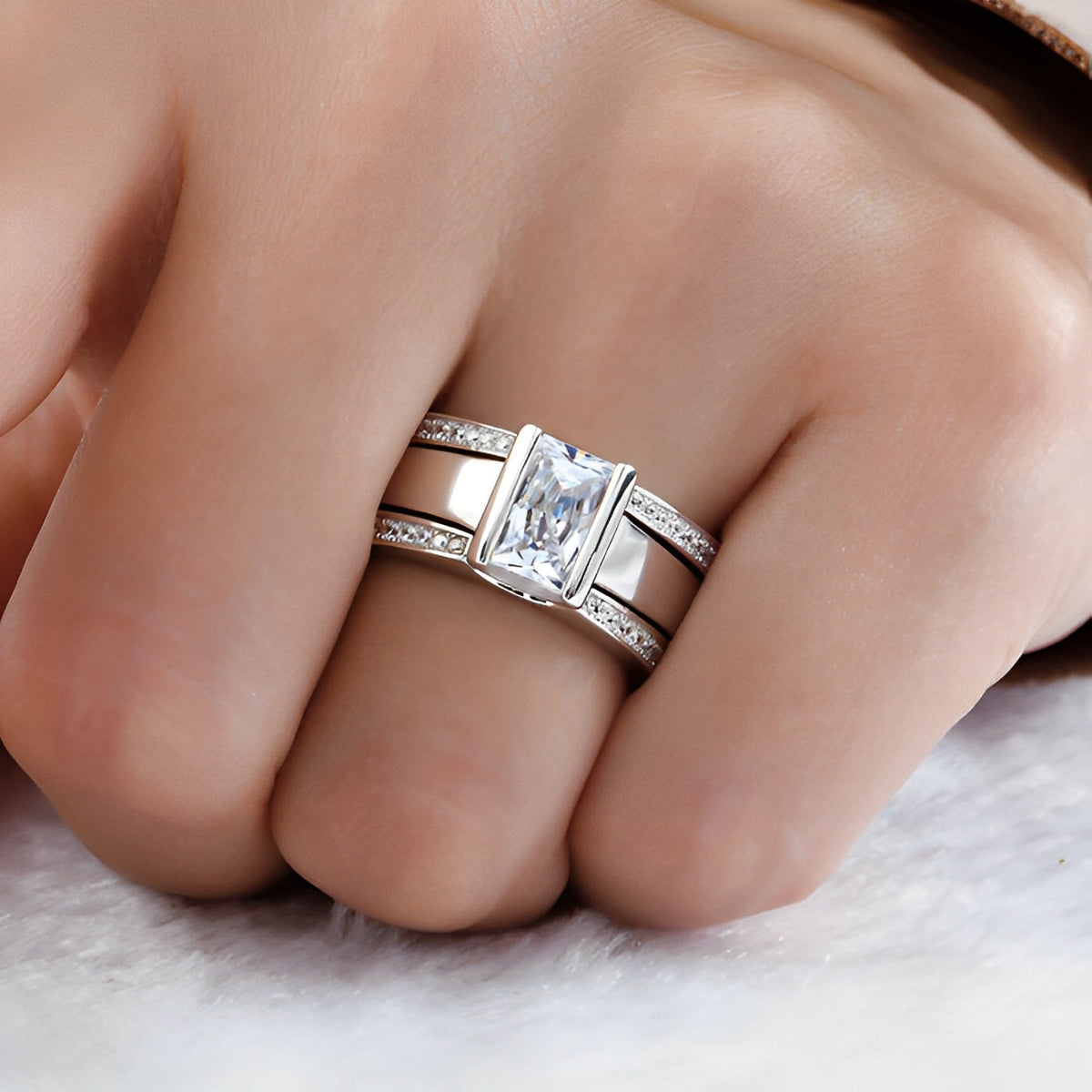 Vivienne – Vintage-Ring mit integriertem Akzent