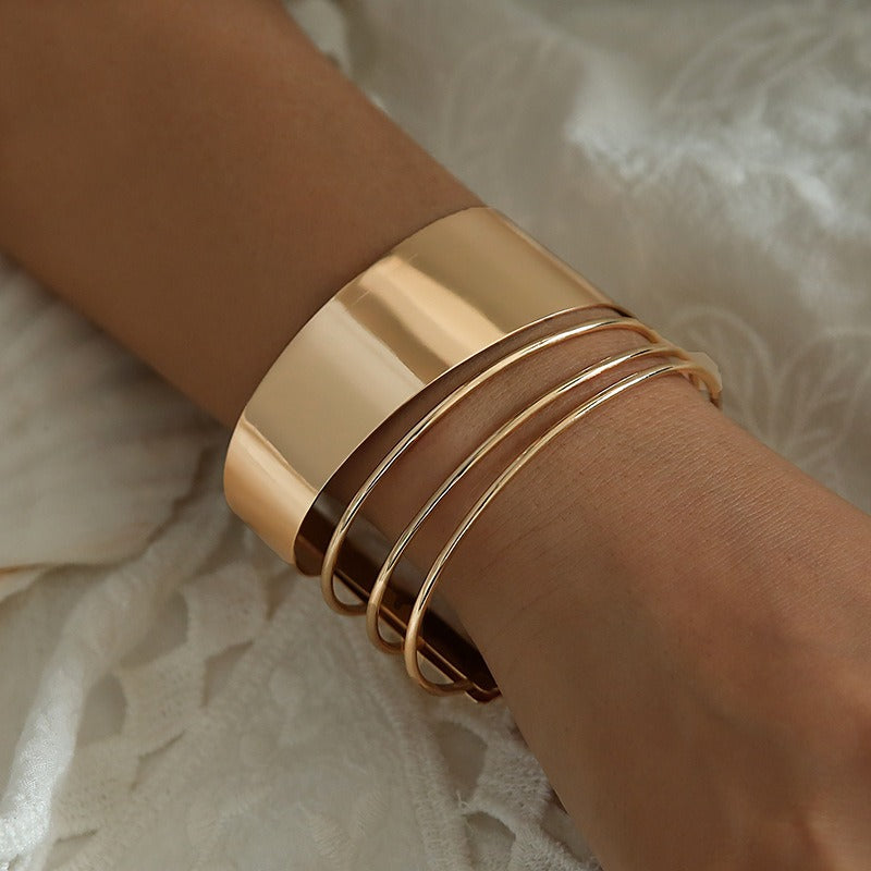 Yuki – Vintage-Armband in Gold im klassischen Stil
