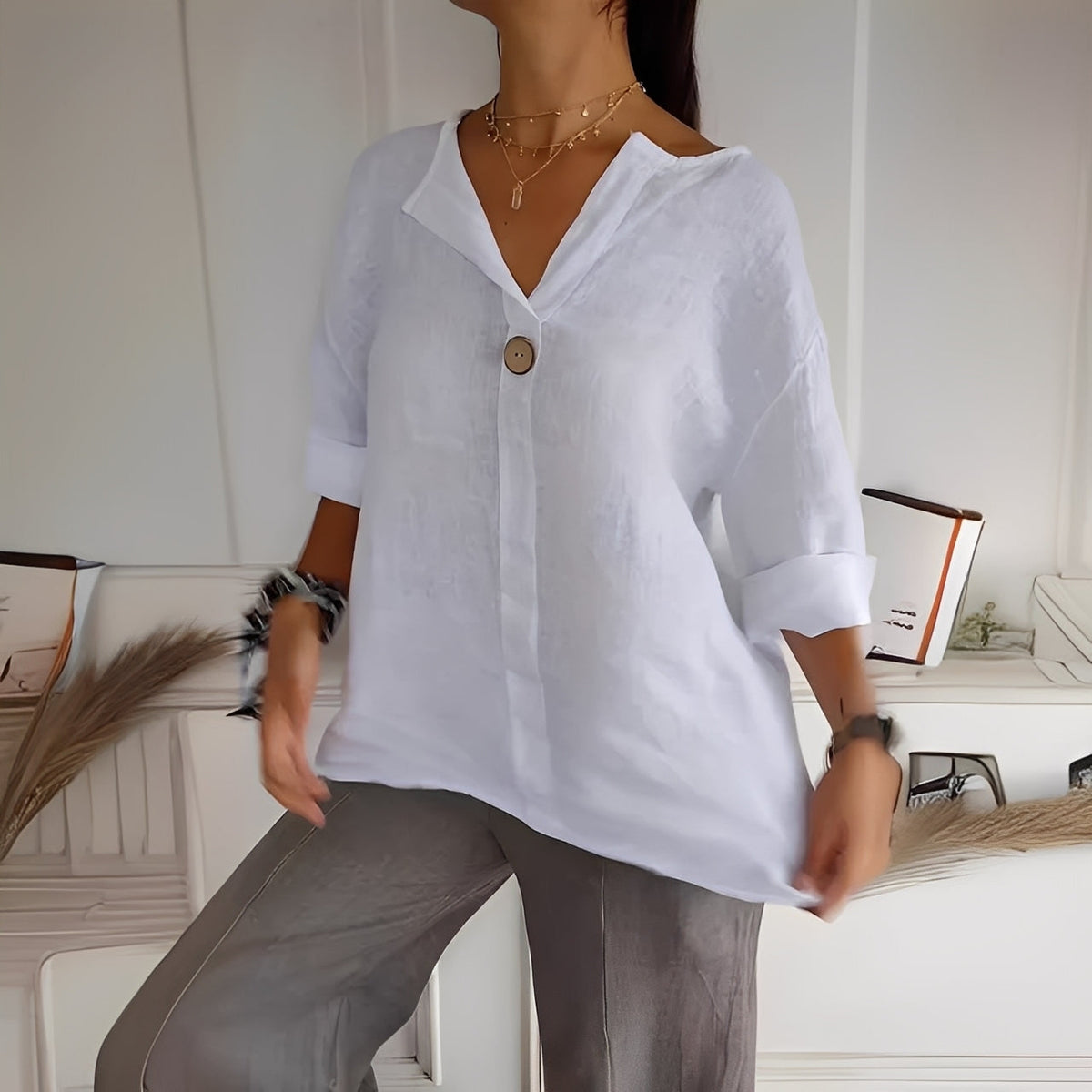 Noémie - Leichte Bluse mit V-Ausschnitt für Frauen