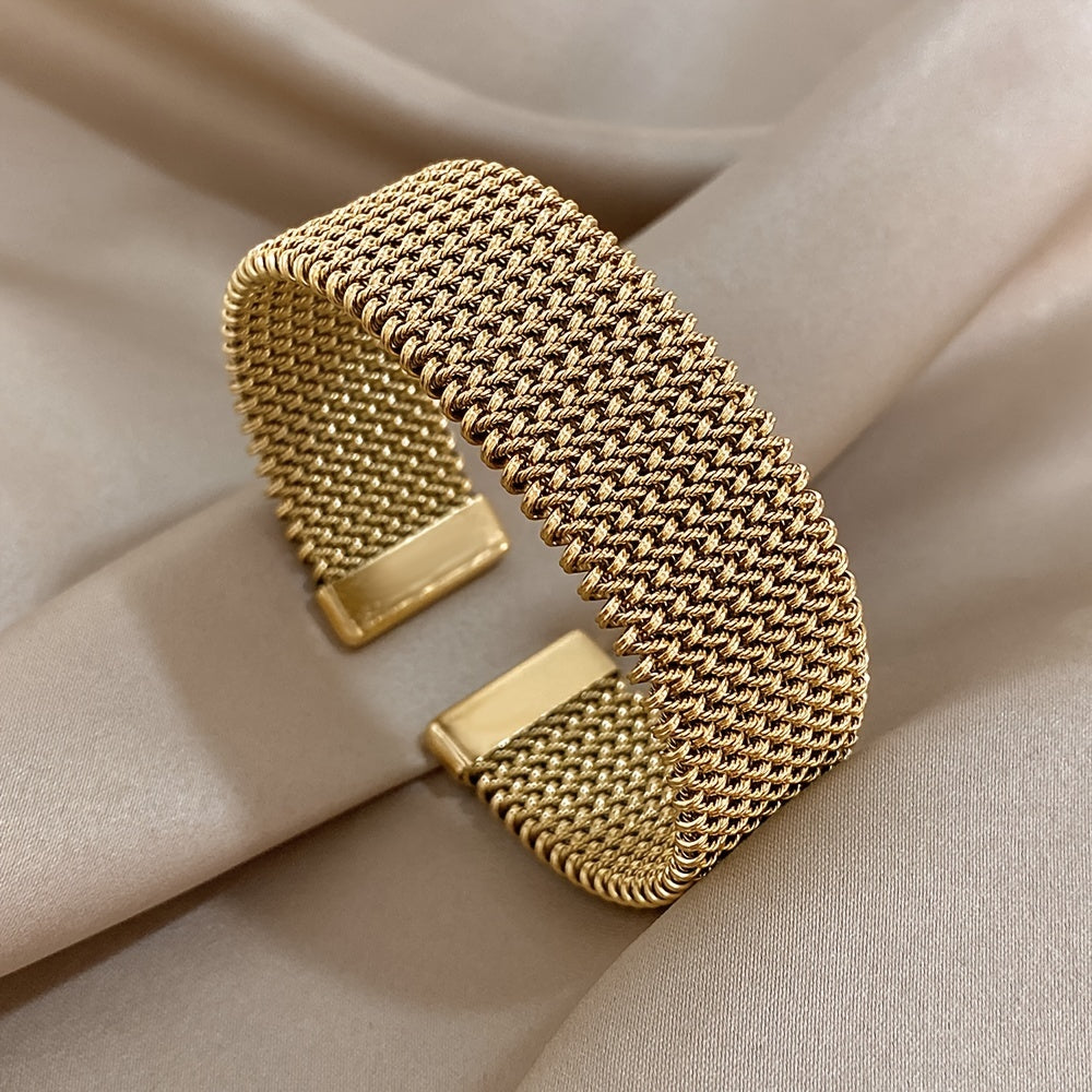 Raya – Armband mit eingraviertem Kabeldesign