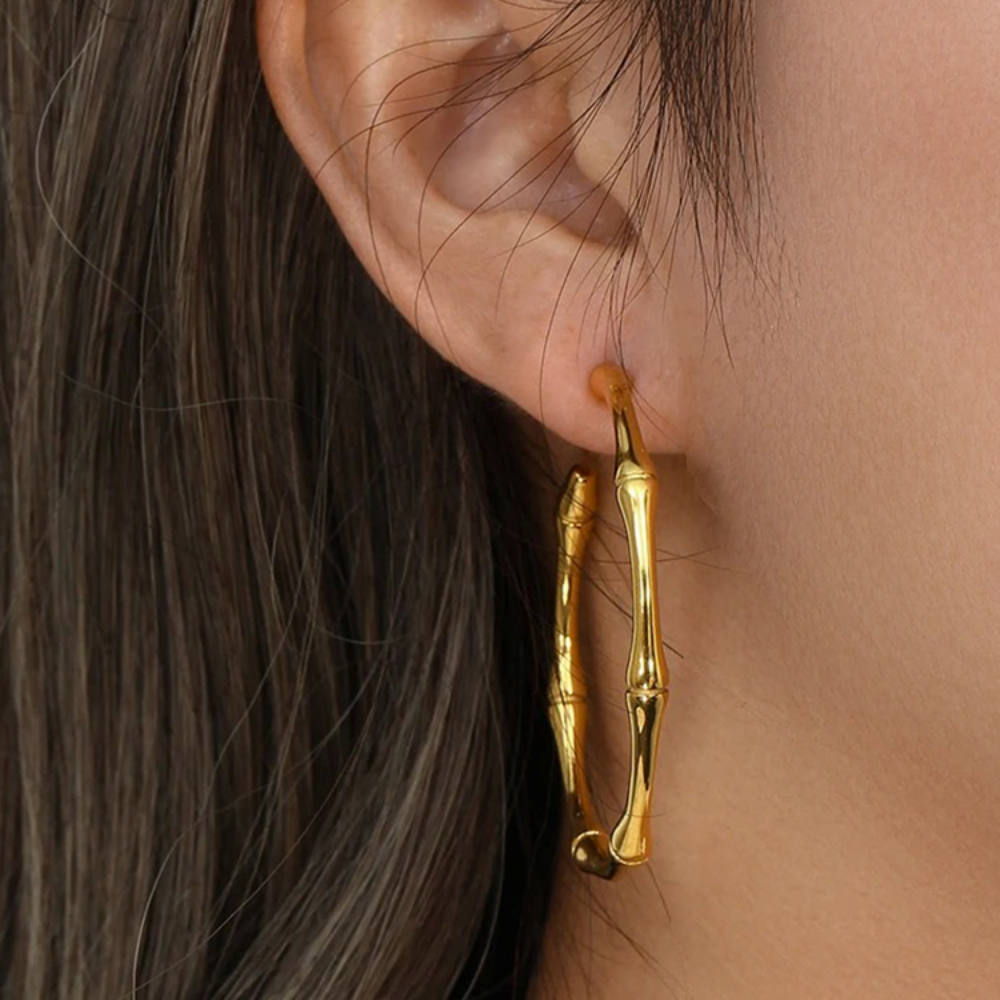 Alice – Goldene Ringe aus Holz