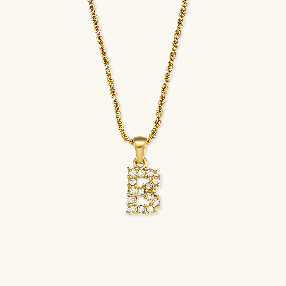 Maeve – Kette mit Initialen und Glanzakzenten