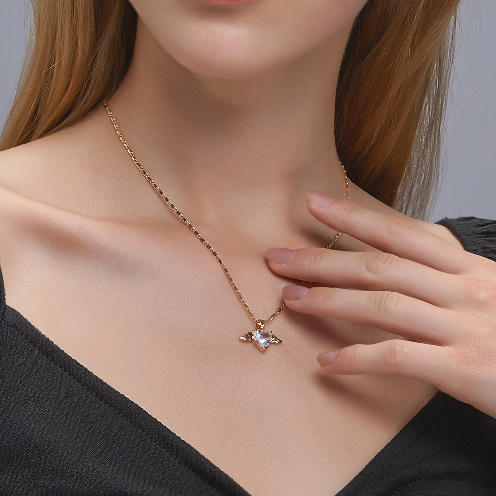 Kette der Liebe - Halskette mit Herz und Flügeln