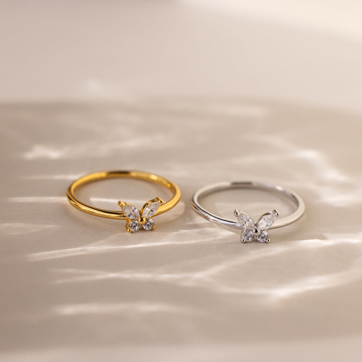 Schmetterling – Eleganter Ring mit Glanzakzenten