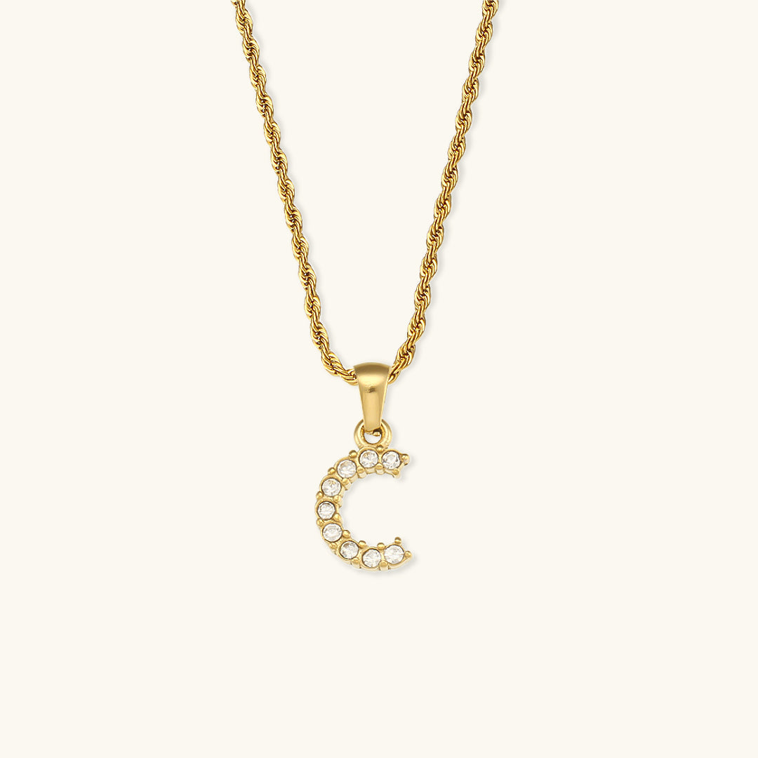 Maeve – Kette mit Initialen und Glanzakzenten