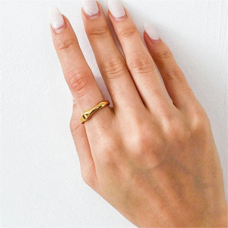 Dianne – Stilvoller überlagerbarer goldener Ring