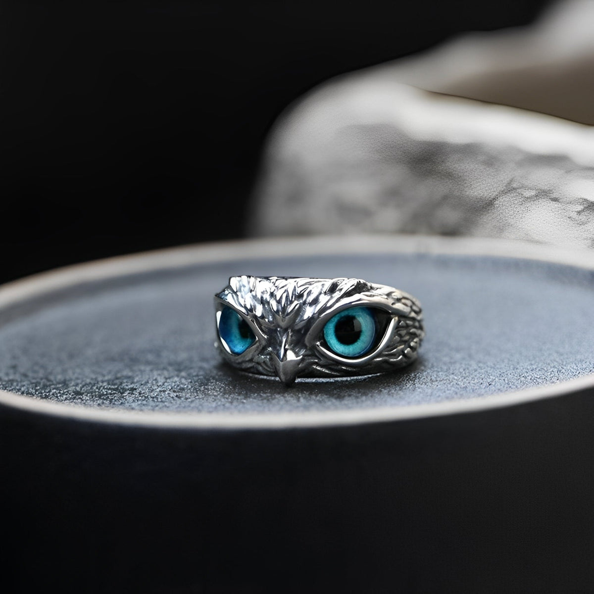 Niva – Verstellbarer Amulett-Ring in Silber mit Opal