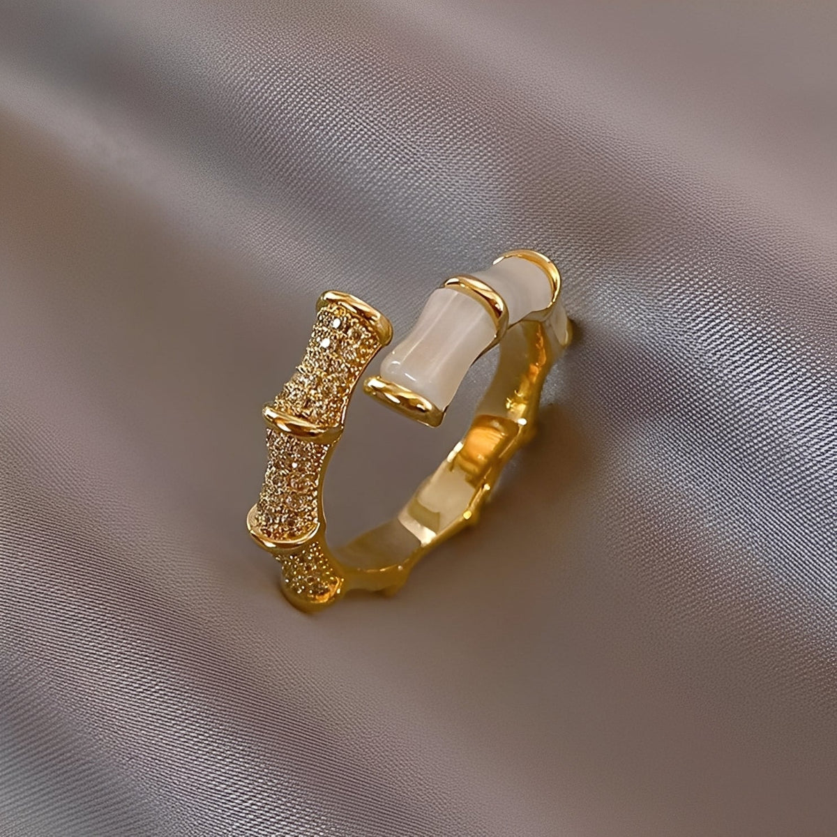 Lysiane – Verstellbarer Ring im Bambusdesign aus Gold