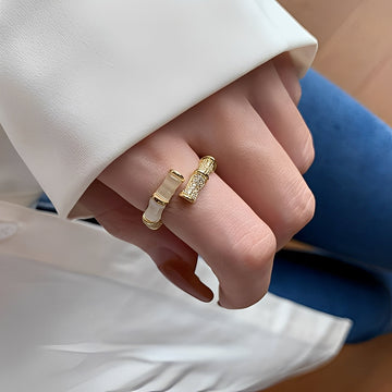 Lysiane – Verstellbarer Ring im Bambusdesign aus Gold