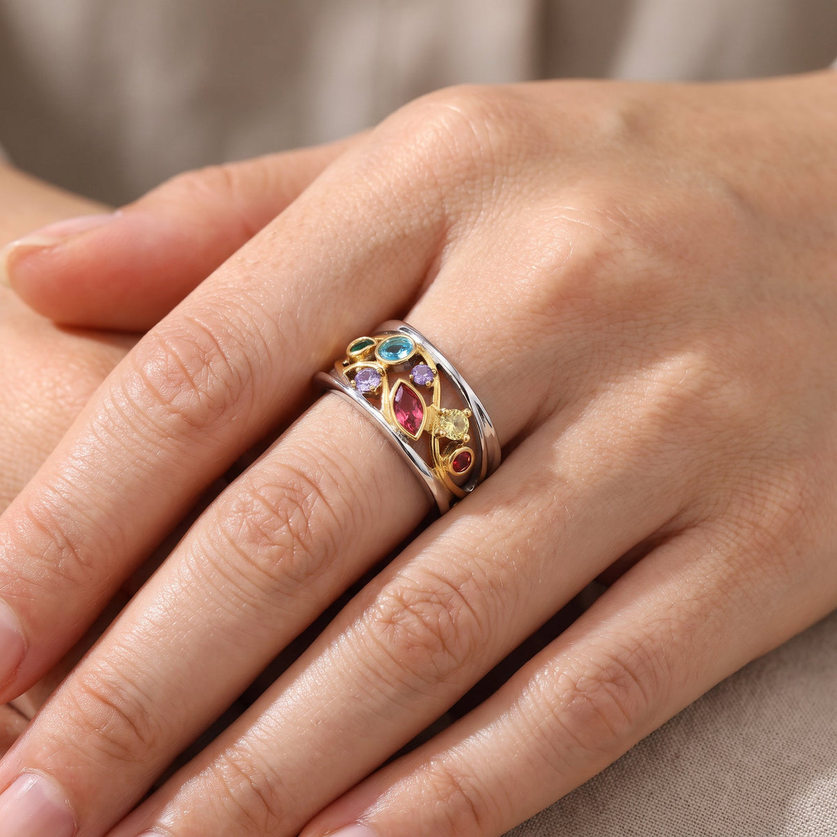 Zelina – Vintage-Ring mit farbenfrohen Akzenten
