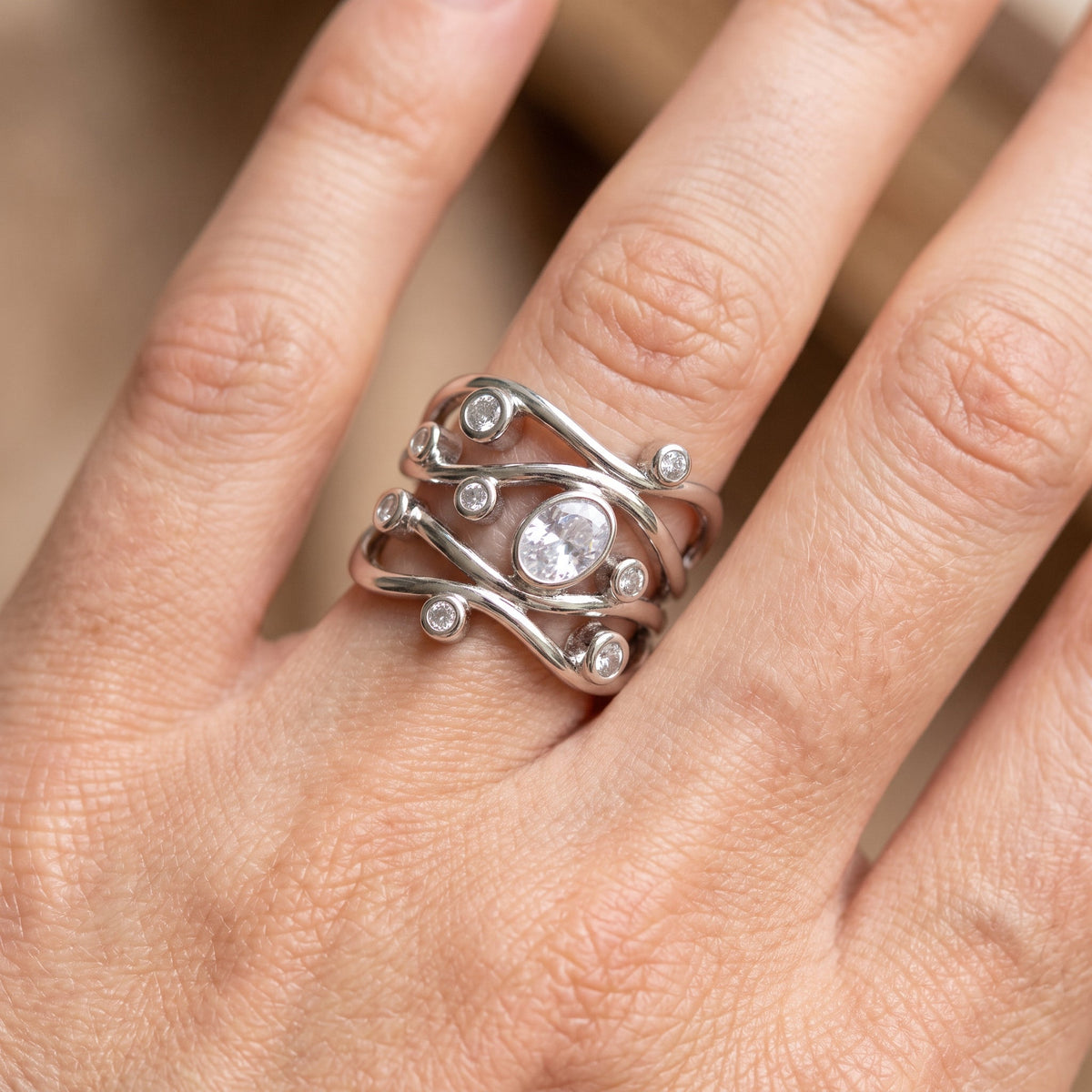 Inara – Vintage-Ring mit asymmetrischem Look
