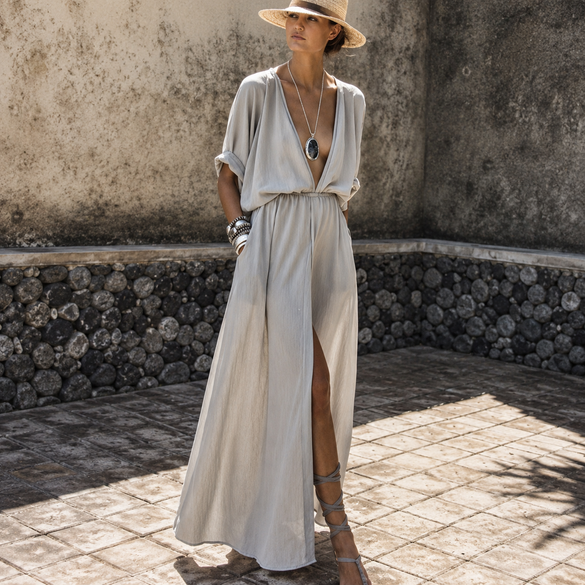 Nicole - Elegantes langes Kleid mit markantem Seitenschlitz