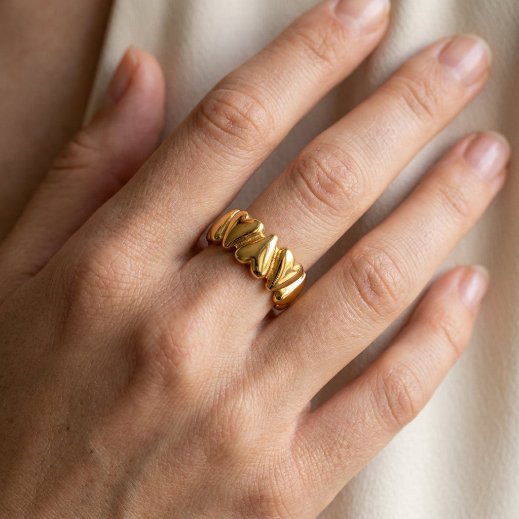 Elena – Wankender Herzring in Gold
