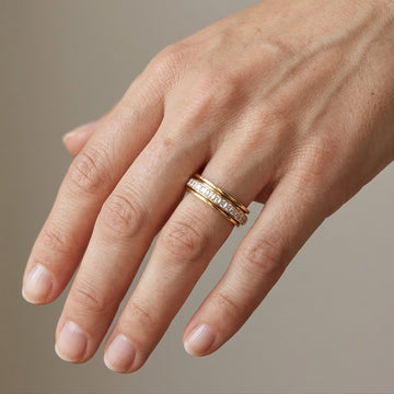 Alessia – Fidget-Ring mit glänzendem Akzent