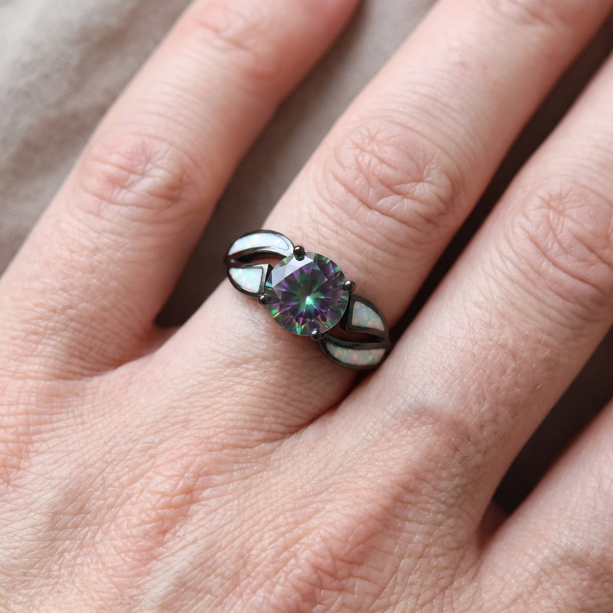 Mirella – Regenbogenring mit Opal und Topas