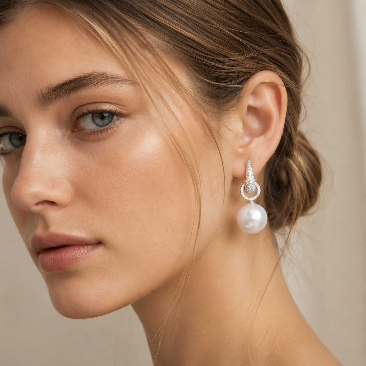 Thalia – Eleganter Clip-Ohrring mit Glanzeffekt