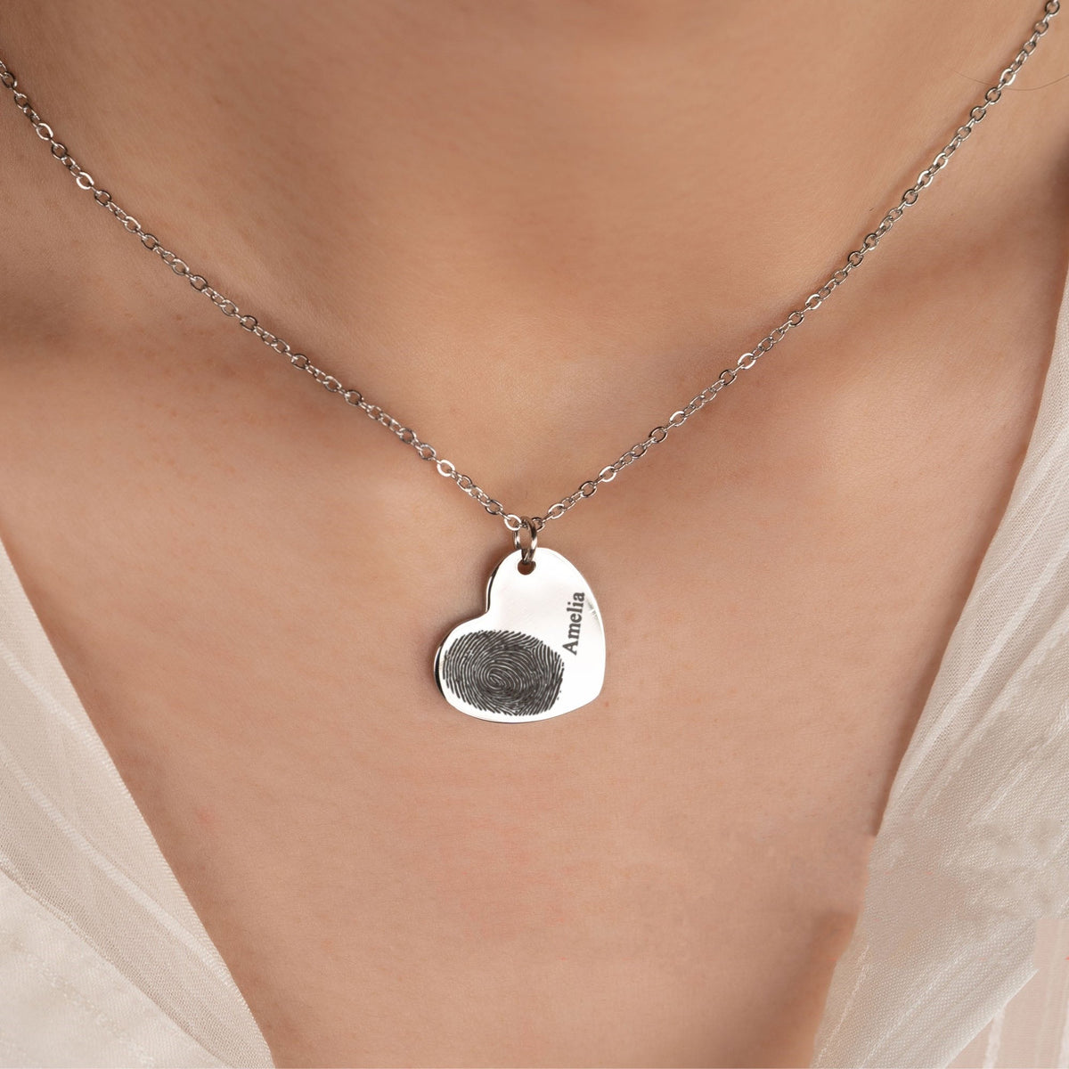 Herz-Kette mit persönlicher Namensgravur und Fingerabdruck