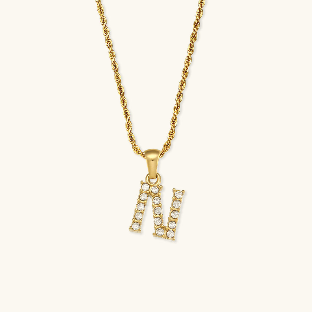 Maeve – Kette mit Initialen und Glanzakzenten