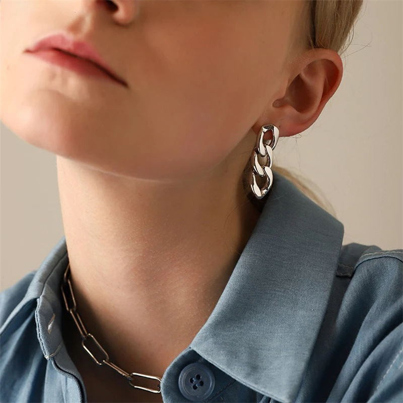Lee – Kettenohrringe in Gold