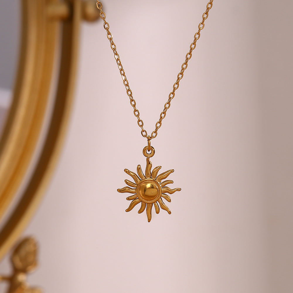 Eliora - Halskette mit Sonnenmuster in Gold