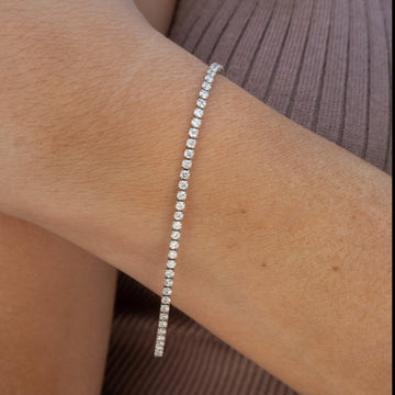 Mini-Tennisarmband mit schimmernden Akzenten