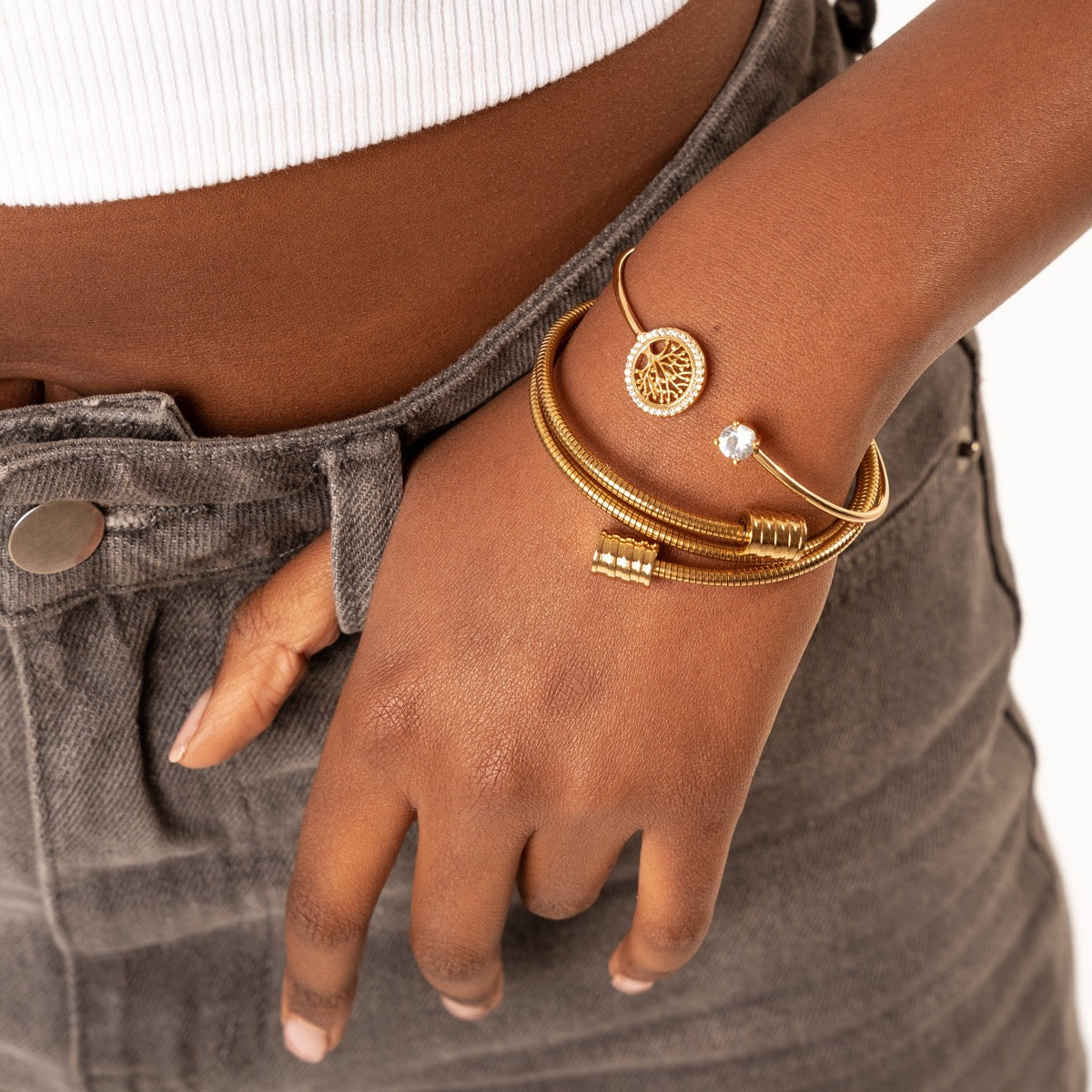 Angie – Armband mit gewundenem Design in Gold