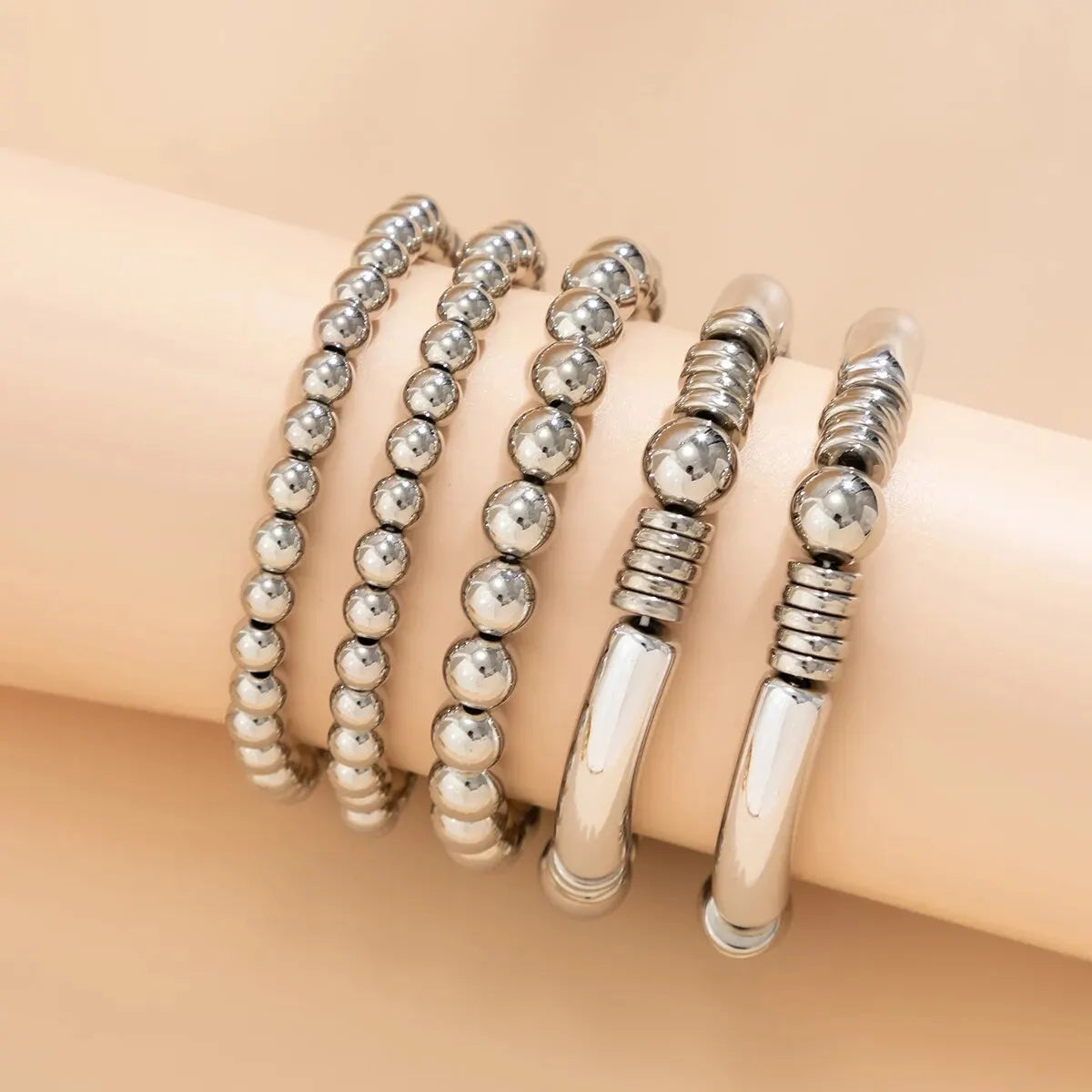 Mira – Set aus 5 stapelbaren Armbändern mit Perlen