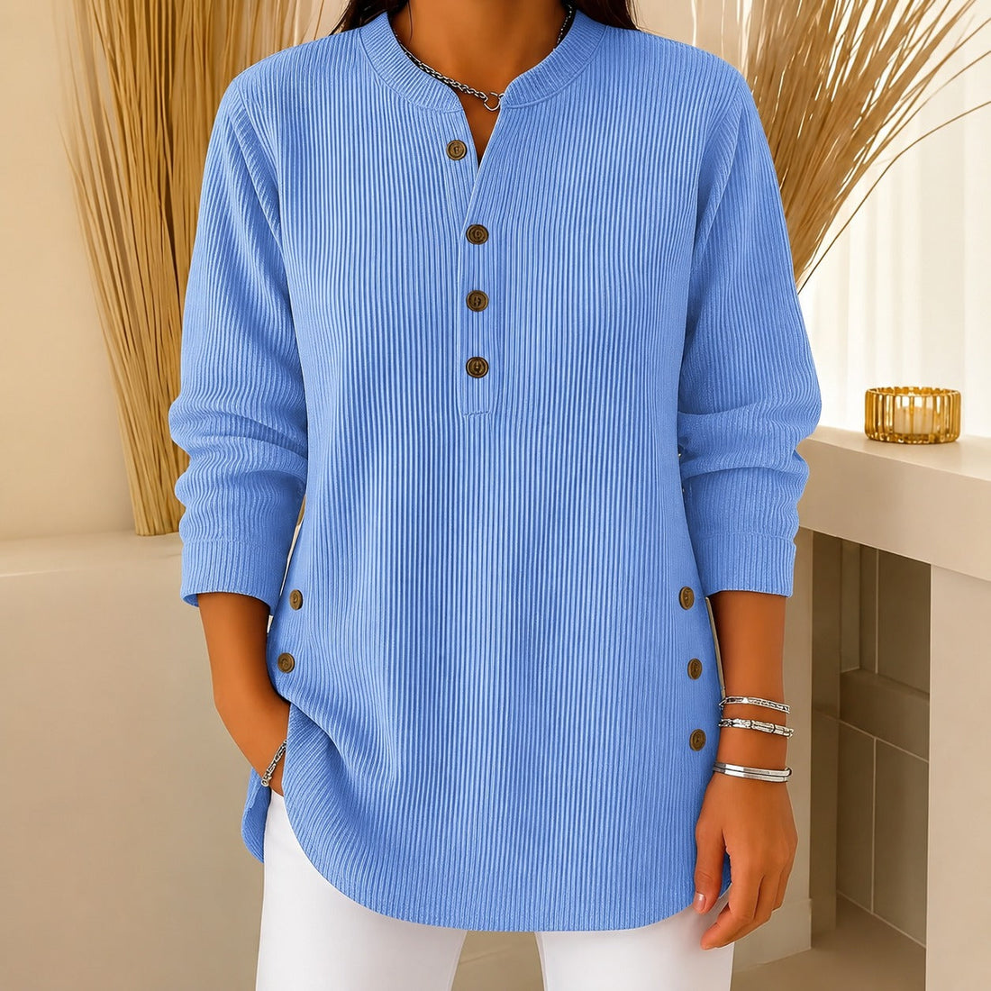 Jocelyn - Ein bequemer Damenpullover mit Knopfdetails