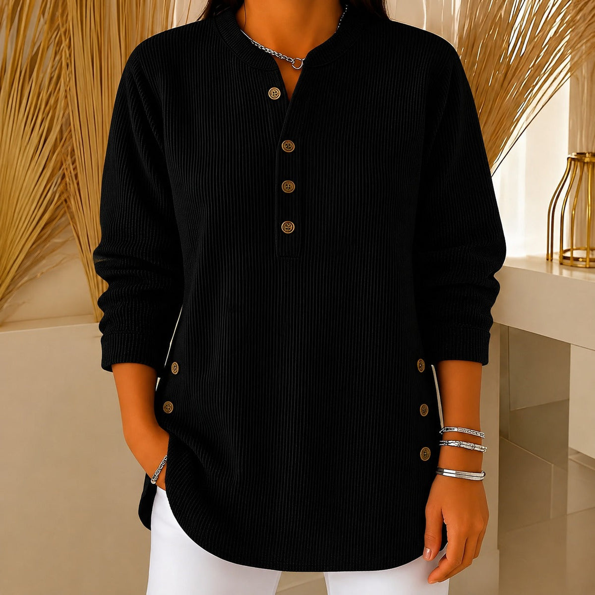 Jocelyn - Ein bequemer Damenpullover mit Knopfdetails