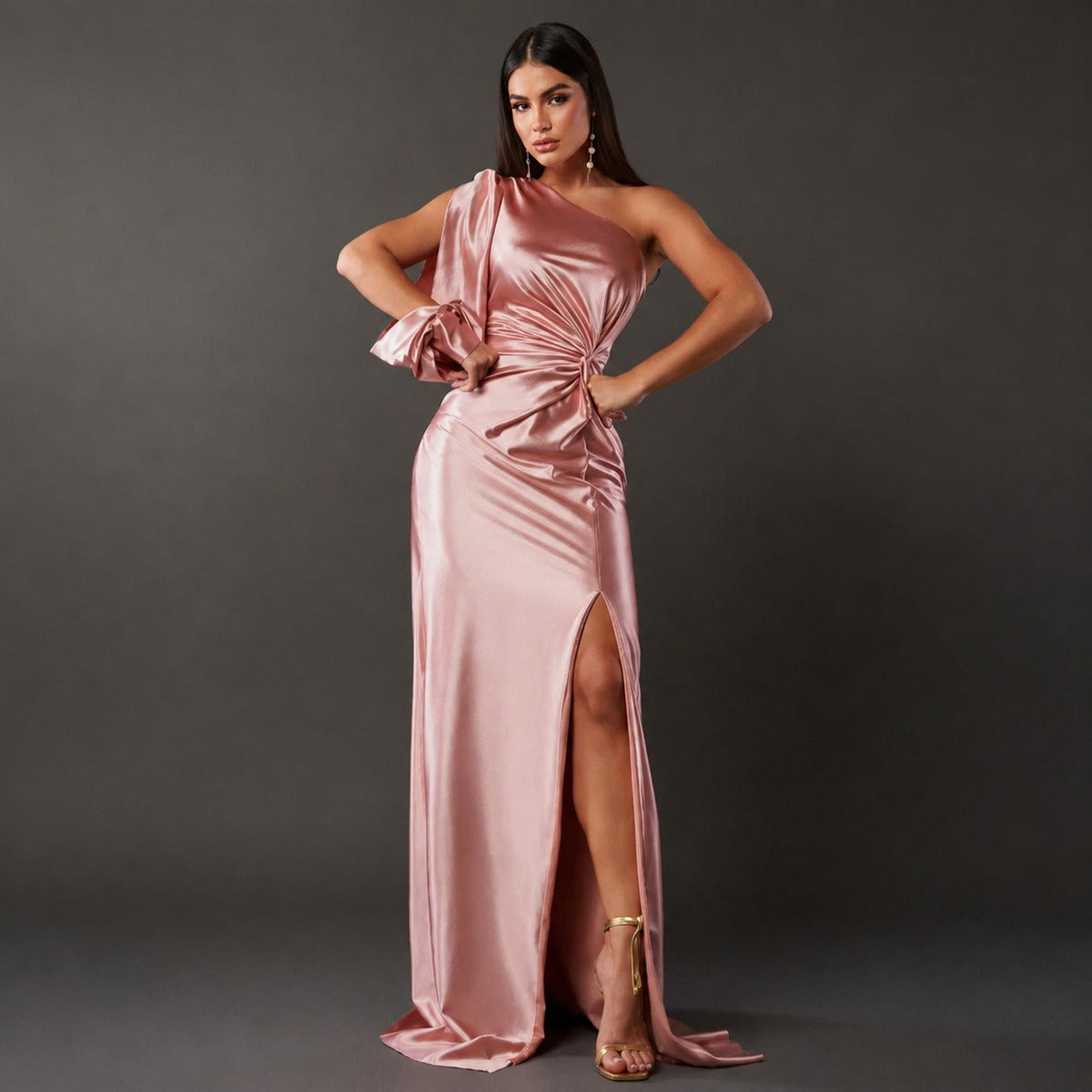 Fely - Glänzendes Kleid mit einseitigem Design
