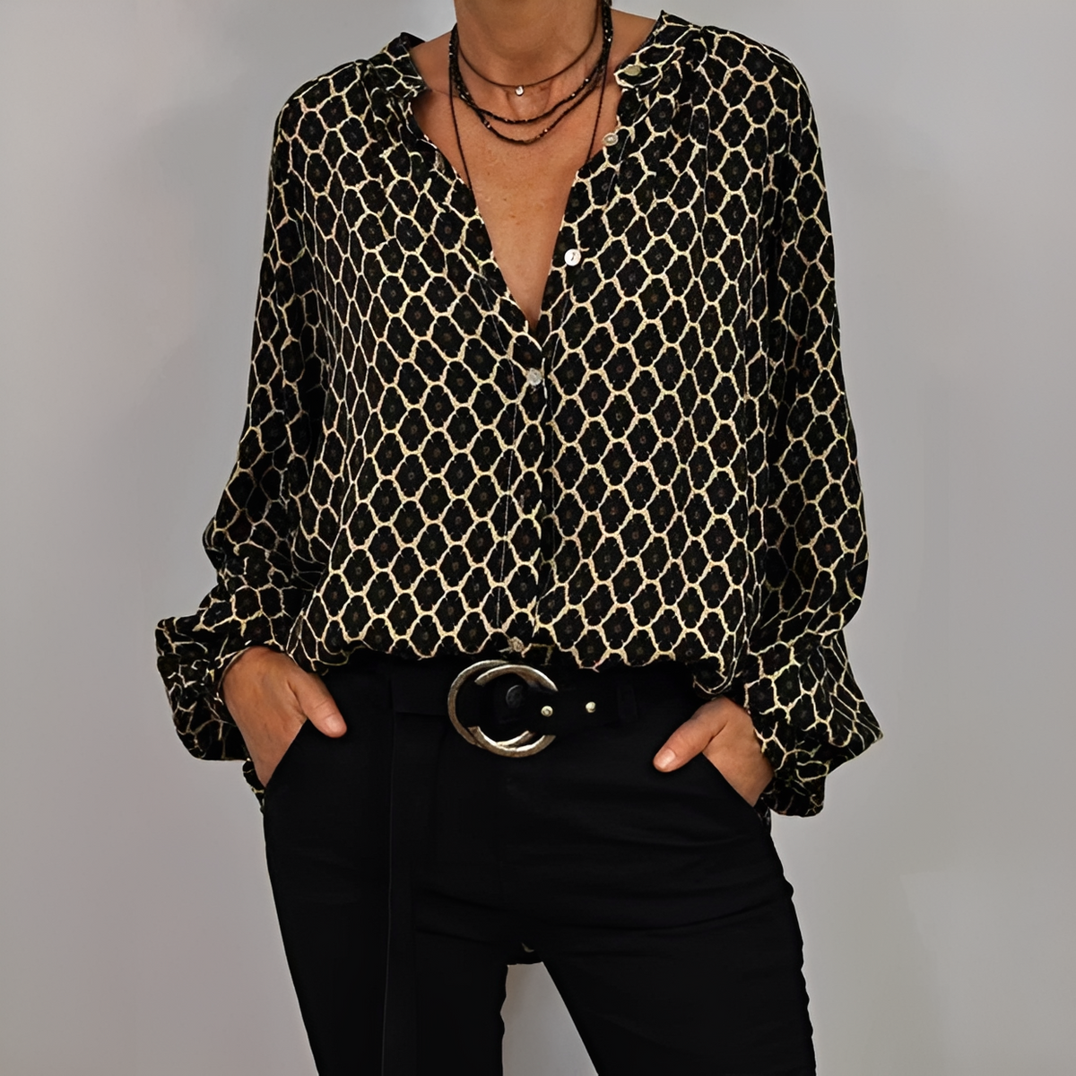 Lena - Elegante Bluse mit V-Ausschnitt