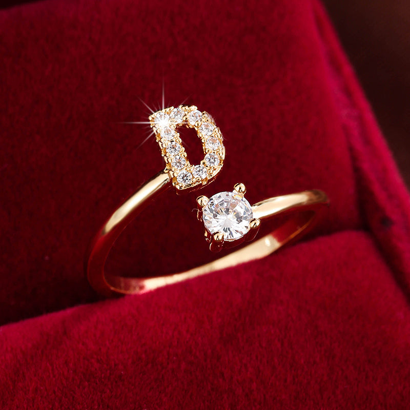 Nova – Eleganter offener Ring mit Initiale