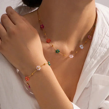 Eliane – Schmuck mit Frühlingsblumen
