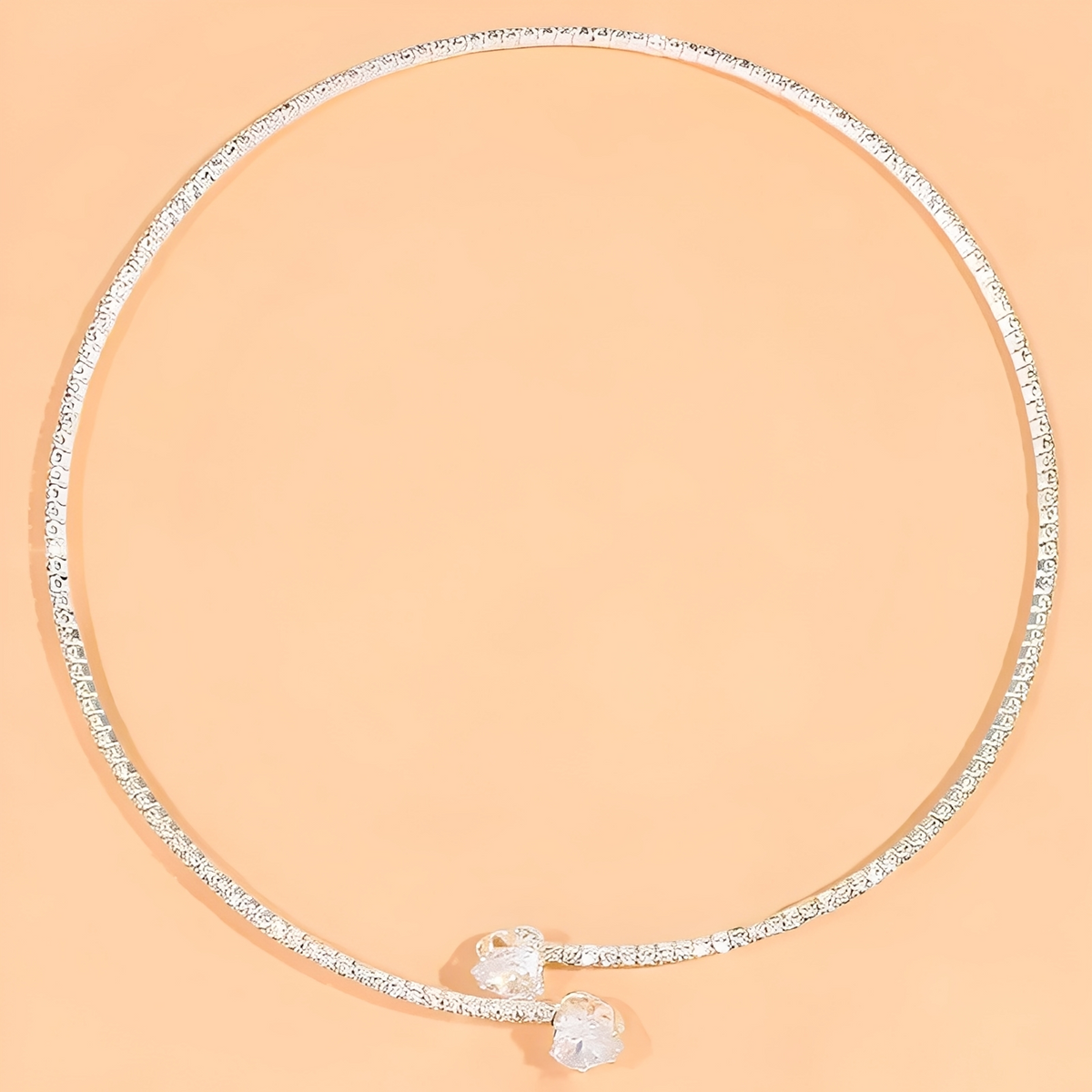 Olli – Halsband mit offenem Herz und Glanzdetails