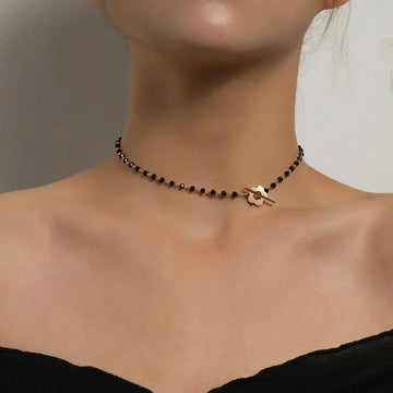 Naya - Choker Halskette mit Blumenverschluss