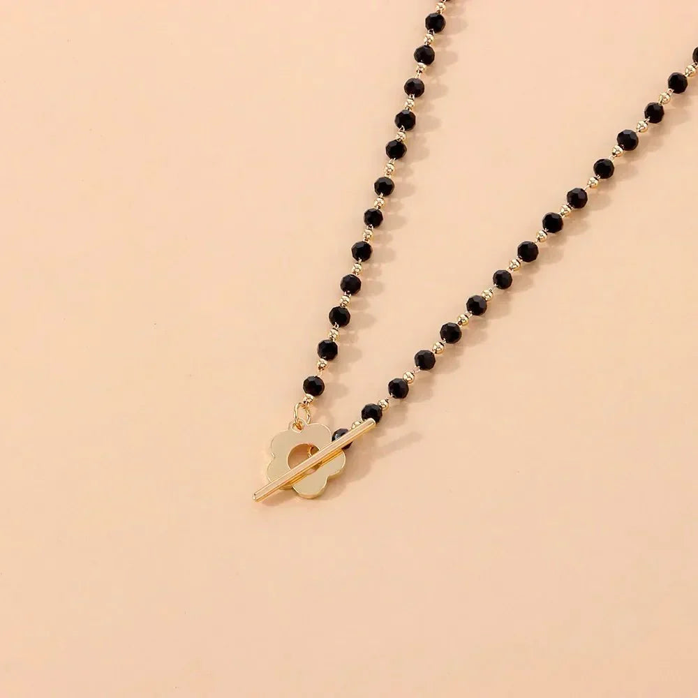 Naya - Choker Halskette mit Blumenverschluss