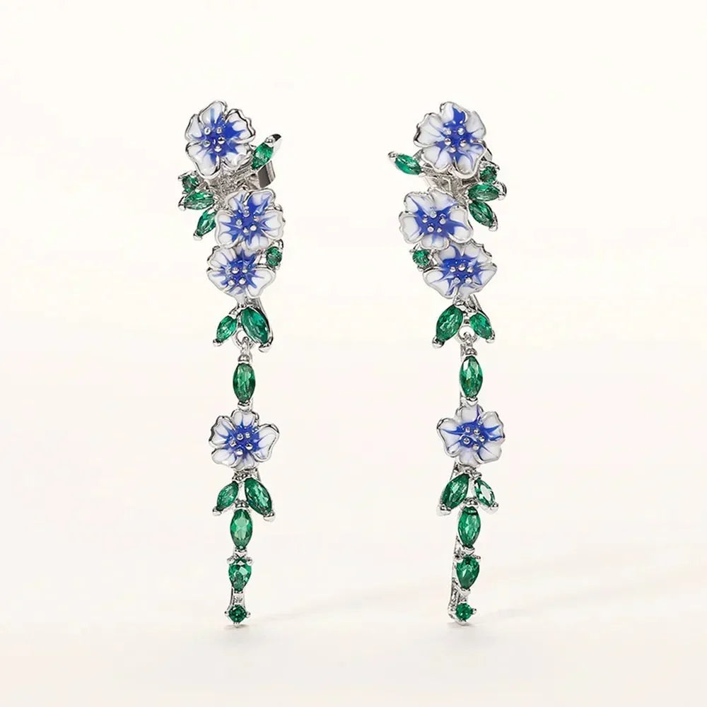 Yara – Hängende Ohrringe mit blauen Blumen