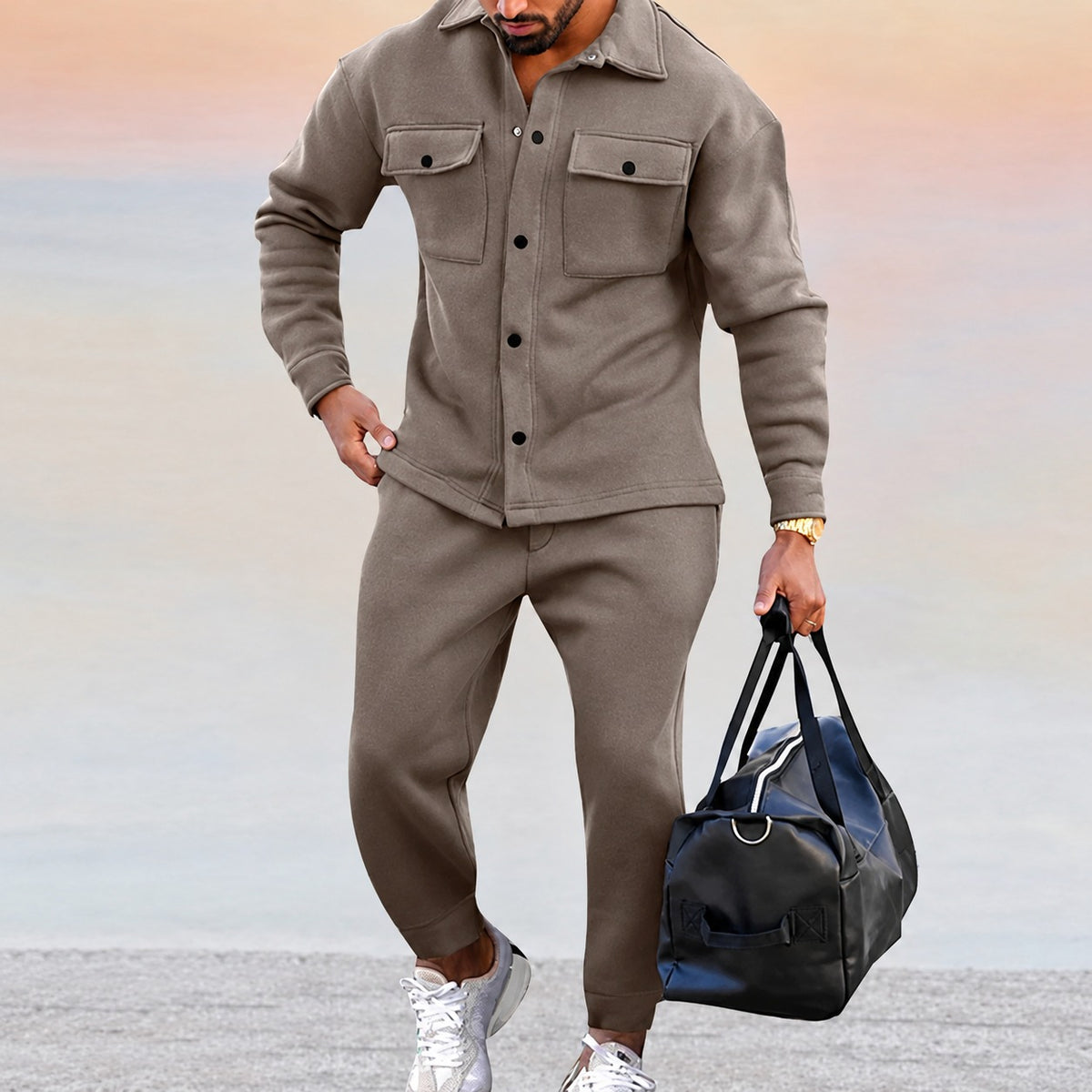 Herren-Set mit Freizeitjacke mit Knopfleiste und Jogginghose mit elastischem Bund
