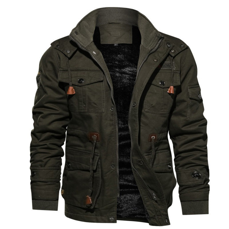 Herrenkurze Jacke mit warmem Futter, mehreren Taschen und Zipper- sowie Druckknopfverschluss