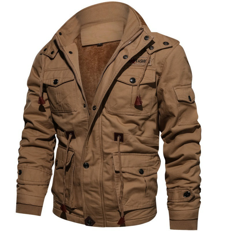 Herrenkurze Jacke mit warmem Futter, mehreren Taschen und Zipper- sowie Druckknopfverschluss